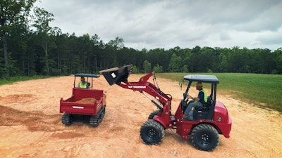 Yanmar V4 compact wheel loader loading crawler dumper bed with sand