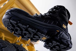 a cat invader max boot