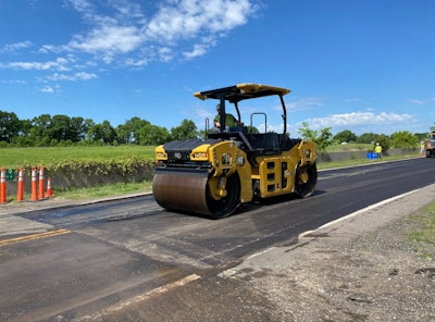 caterpillar CB10 compactor