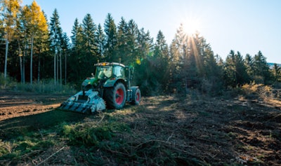 FAE’s SFL Multitask Head on a Fendt tractor