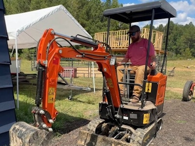 ahm AX-15 mini excavator