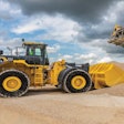 John Deere 904 P-Tier wheel loader