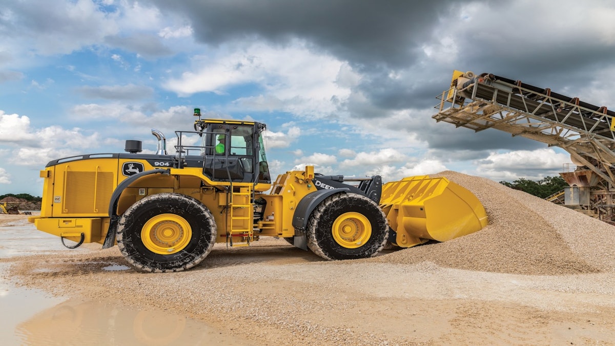 Deere Adds Extended Transmission Coverage for Select Large Wheel Loaders