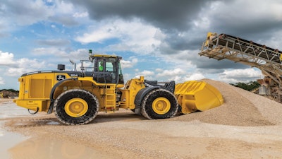 John Deere 904 P-Tier wheel loader