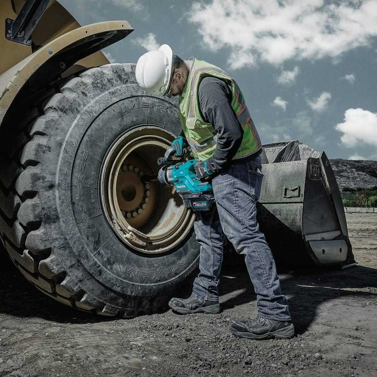 Makita Debuts Cordless Impact Wrench for Heavy Equipment Maintenance