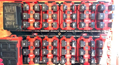 Milwaukee Tool M18 Six Bay Packout Daisy Chain Charger