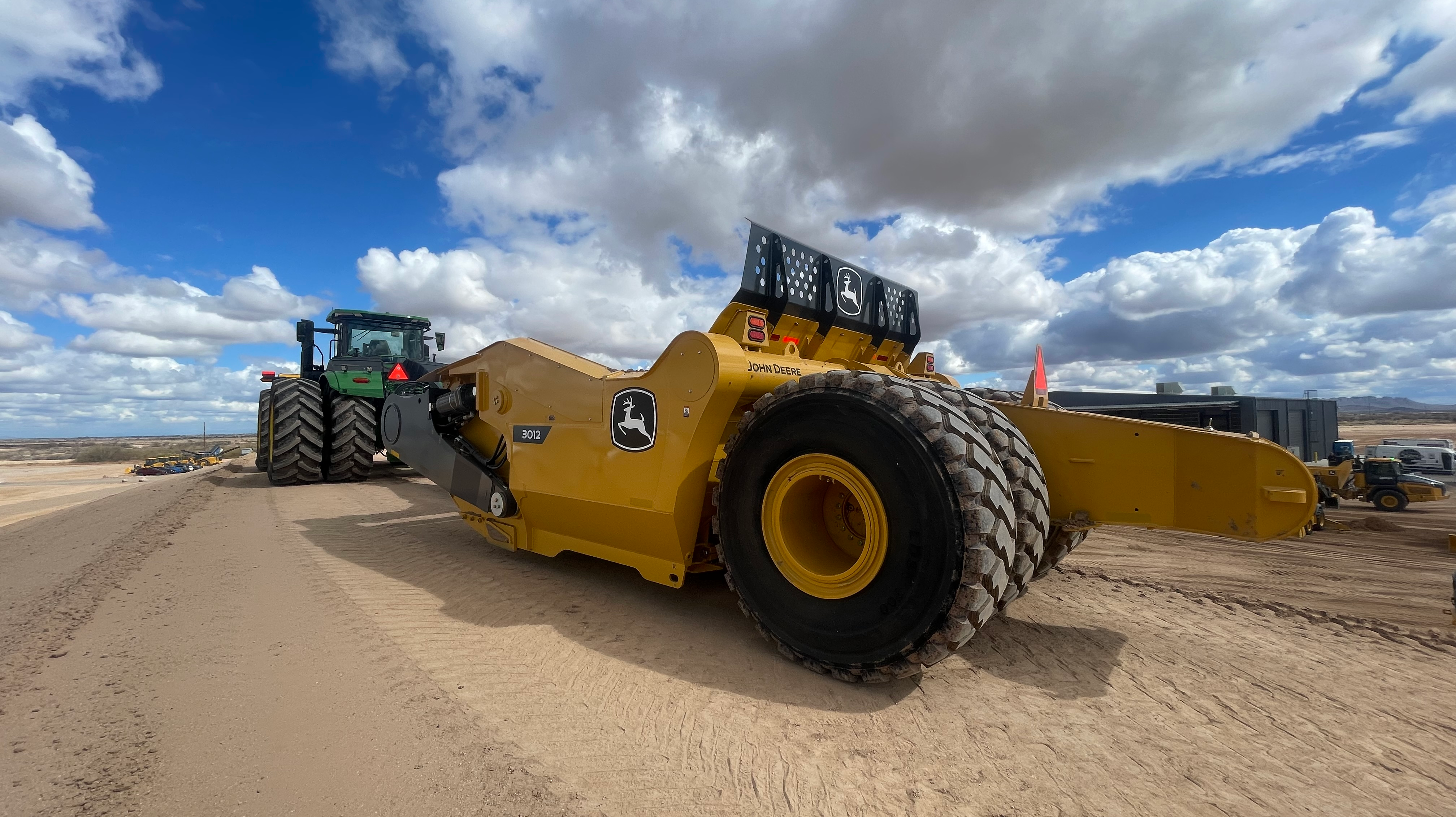 Deere expands scraper line with 2 new direct-hitch models (Video ...