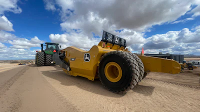 Deere expands scraper line with 2 new direct-hitch models (Video ...