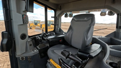 Deere 850 X-Tier Dozer Cab