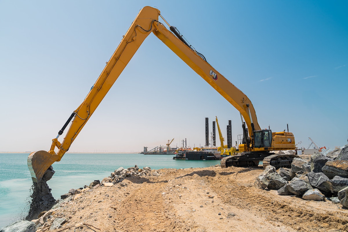 Cat Debuts its Largest "Super Long Reach" Excavator, the 395 LRE