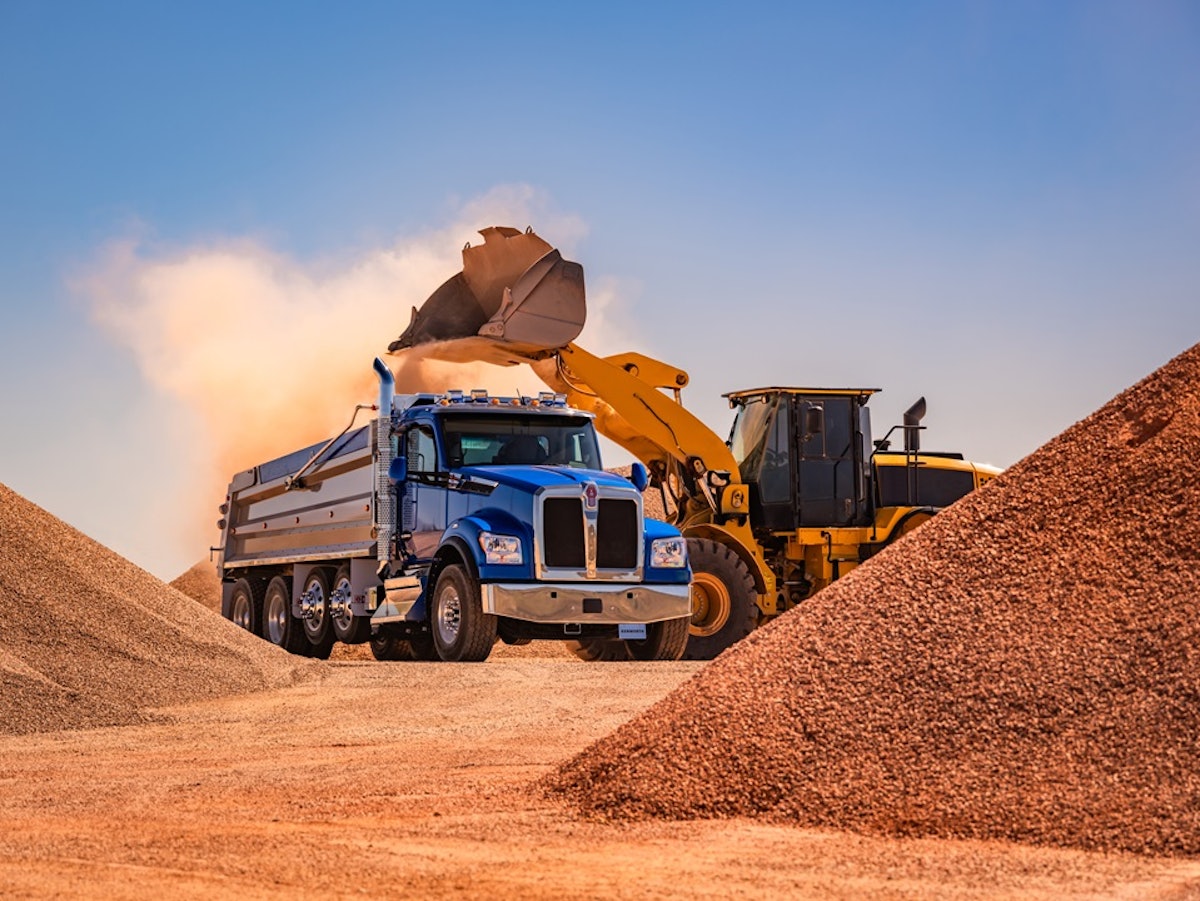 Kenworth’s New T880S Performance Hood Enables Cummins’ 605-HP X15