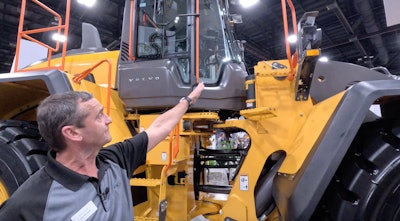 man points at volvo l260 service platform