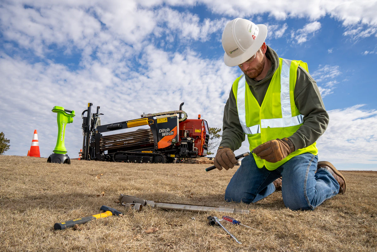 Compact Horizontal Subsite adds M10 beacon for compact horizontal directional drills ...