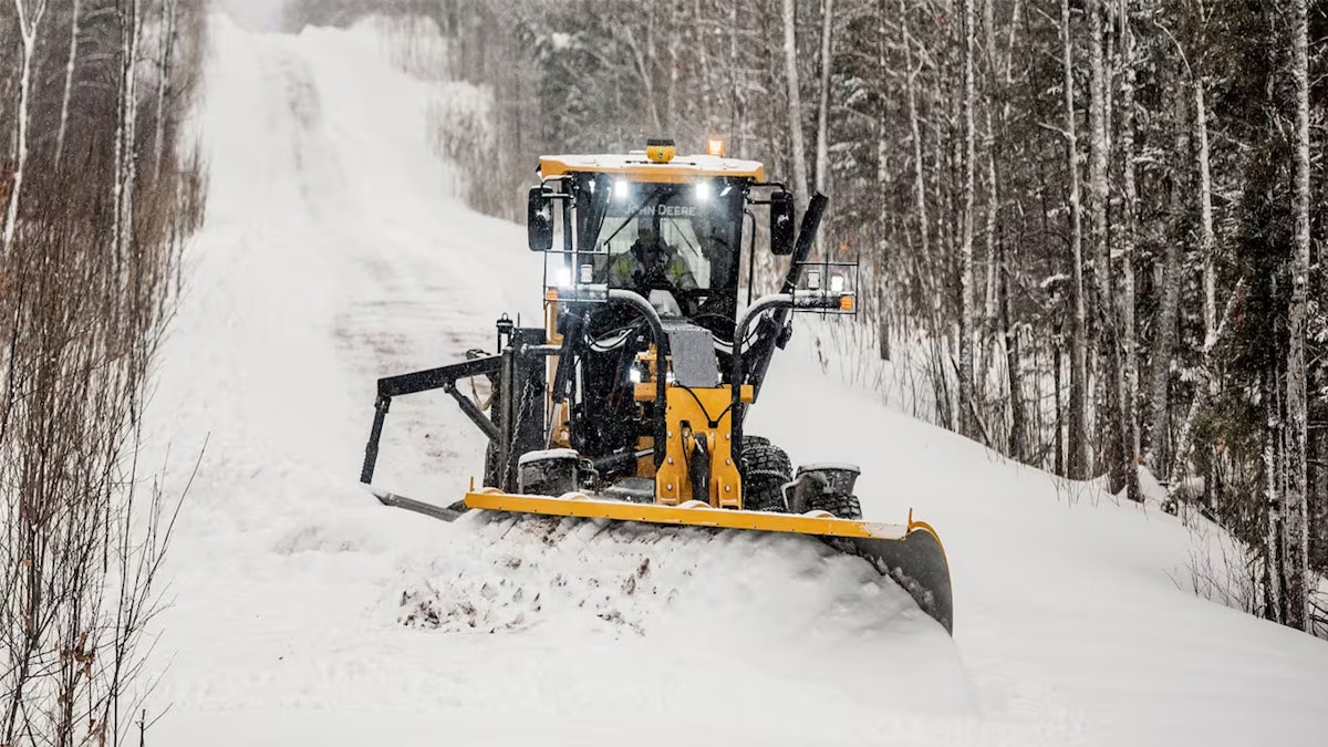 John Deere Intros Path Mapping System for Snowplowing with Motor Graders