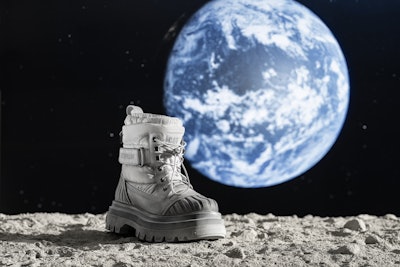 Cat Apollo 11 Boot