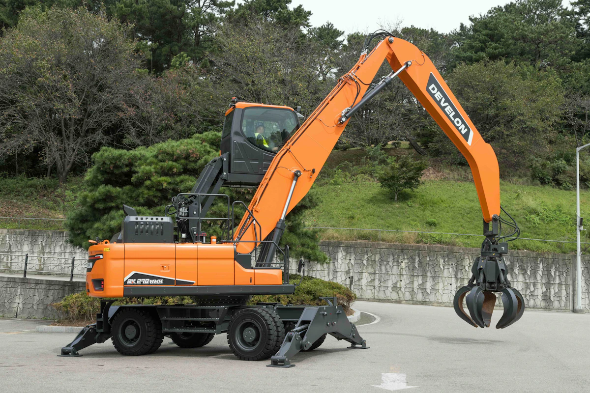 Develon's new DX270WMH-7 Material Handler made for heavy lifting ...