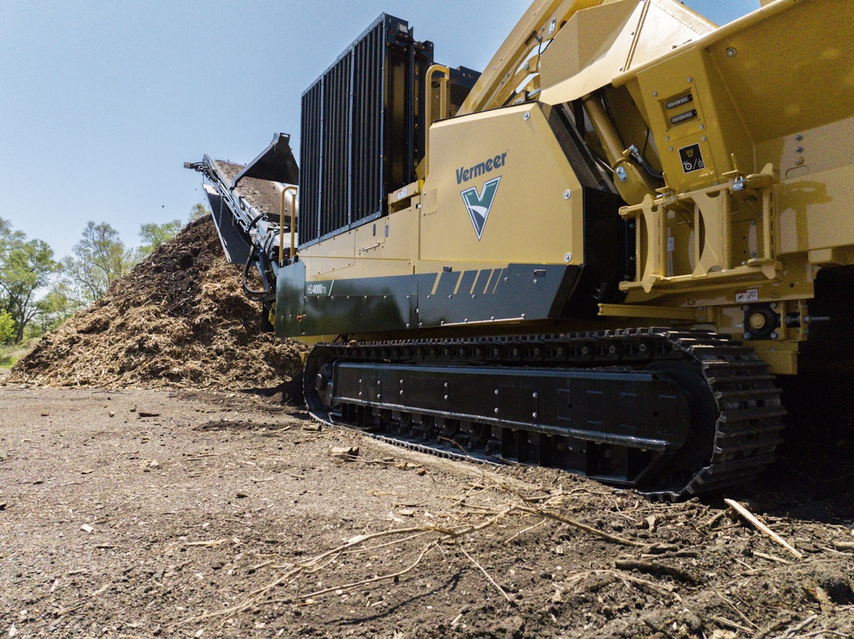 Vermeer’s New HG4000TX Tracked Grinder Can Process Trees – Even Color Mulch
