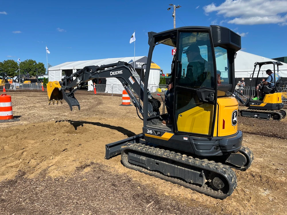 Mini Jd Deere Redesigns 17 & 26 P-Tier Mini Excavators with More Power ...