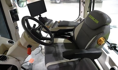 Dx7004 Cab