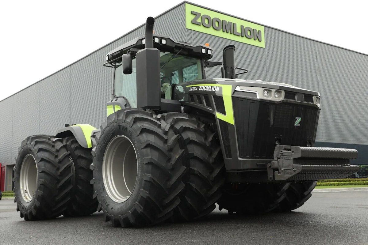 Zoomlion Claims World's Largest Hybrid Tractor: the 1,200-HP DX7004
