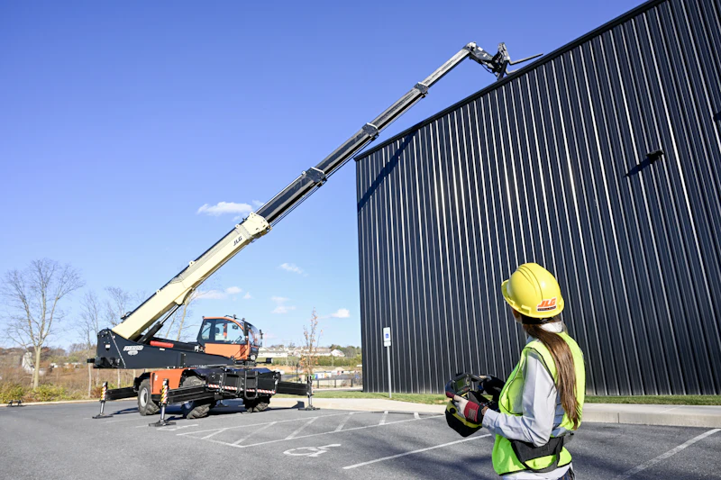 Telehandler Rh Camera JLG updates rotating telehandlers, adds new R13100 model | Equipment World