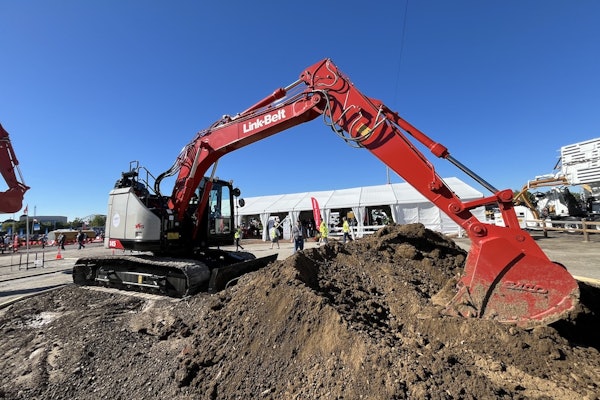 The Link-Belt 145 X4S can be fitted with either an 8-foot or nearly 10-foot boom arm.