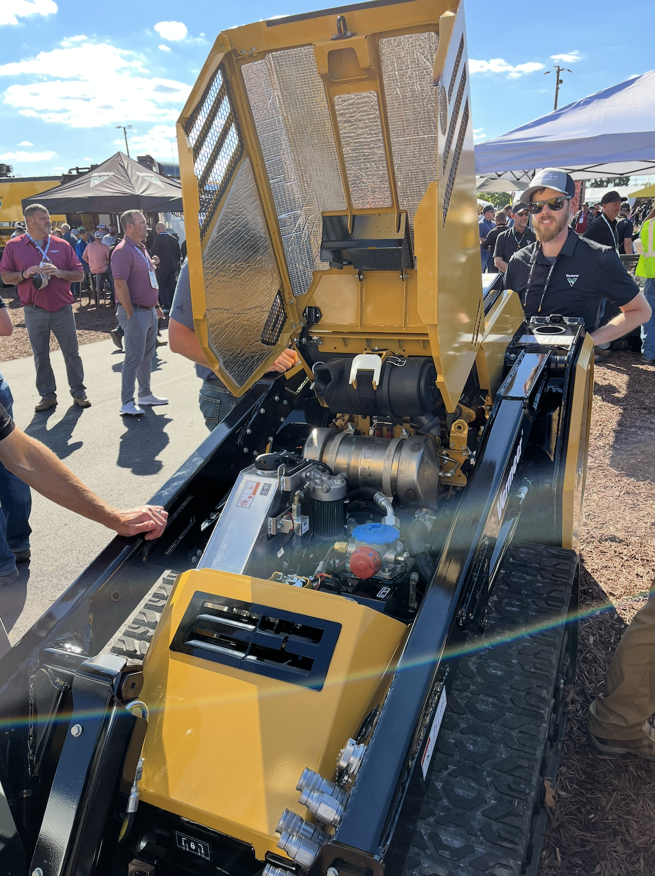 Vermeer shows off its largest mini track loader: ML180 prototype ...