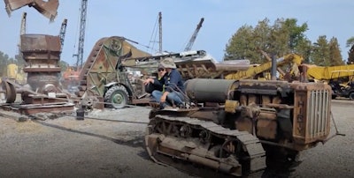The 1930 Caterpillar Thirty running the old-time rock crushing demonstration at the HCEA show.