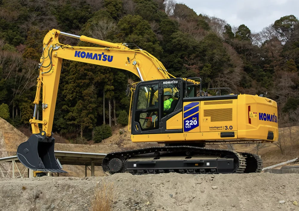 Komatsu Reports Q2 Profit Decline, Cuts Outlook Amid Rising Tariffs