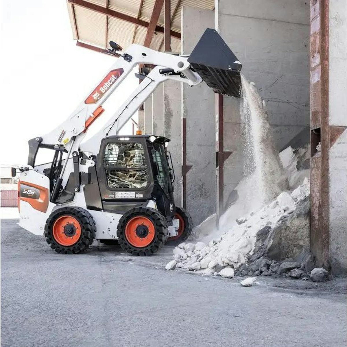 Ignite Attachments Expands Lineup with 80-Inch Severe-Duty Bucket for Skid Steers, CTLs