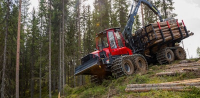 Komatsu's new XF895-3 forestry forwarder