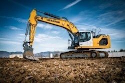 From the R 922 to the R 945, Liebherr says its updated generation 8 range combines performance with reduced fuel consumption, supported by a comfortable operator environment and simplified, safe maintenance access.