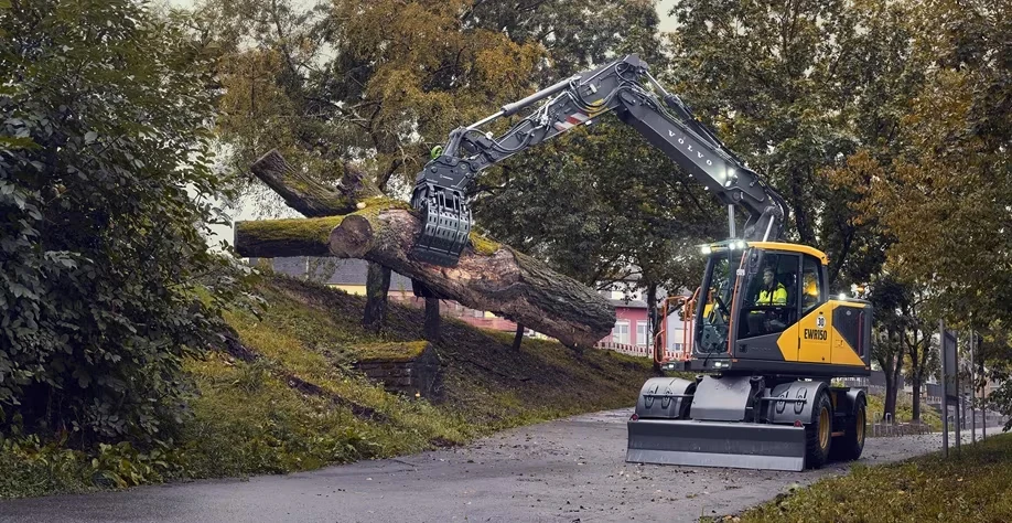 Volvo CE Betting U.S. Ready for New EWR150 and EWR170 Wheeled Excavators