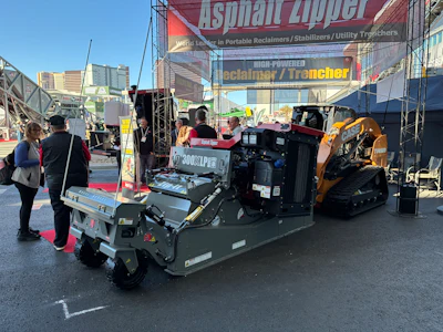 Aphalt Zipper Side Front