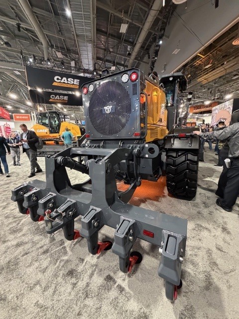 Case Re-enters 200-Plus-HP Motor Grader Market with GR Series ...