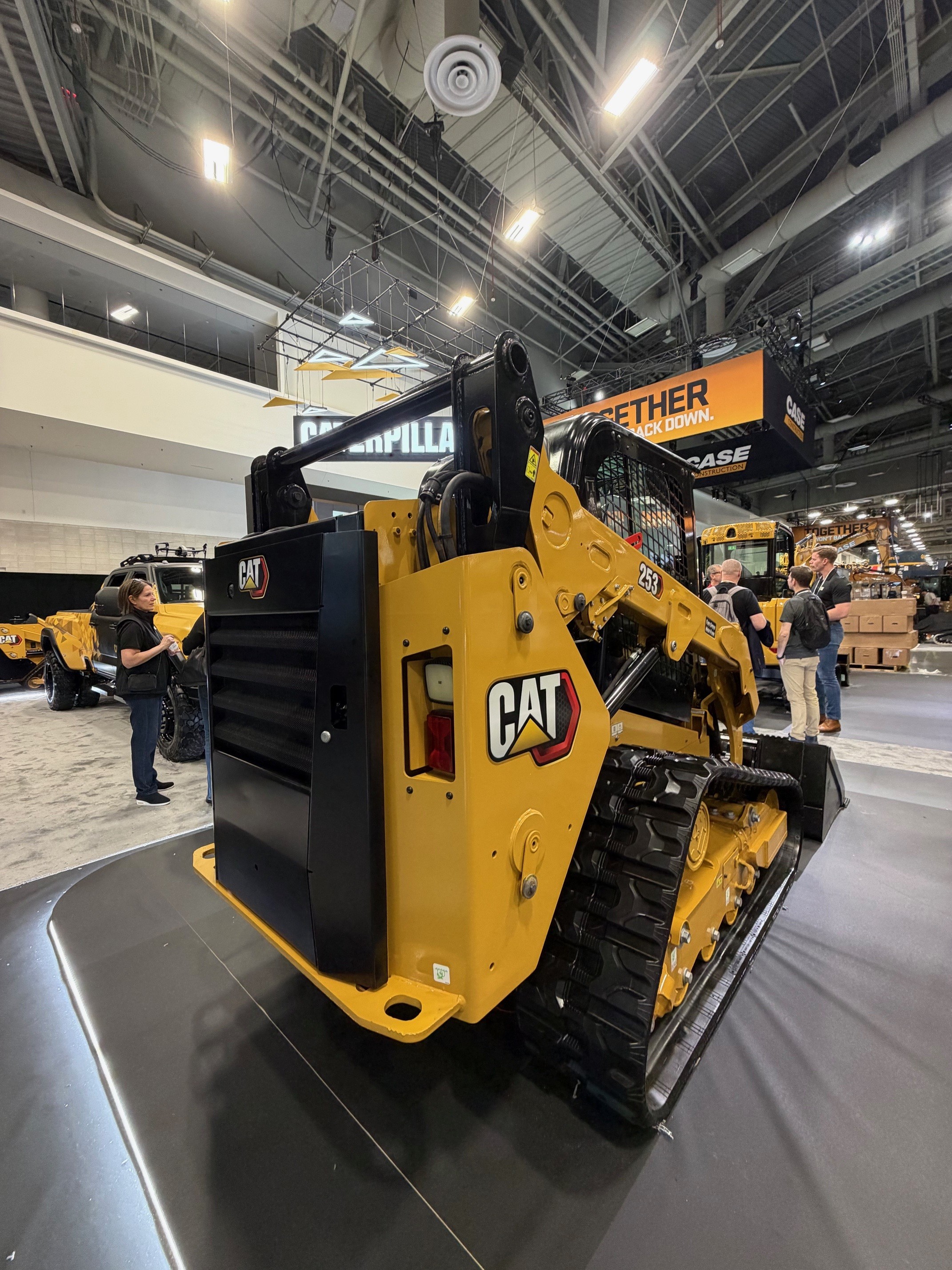 Cat 253 Compact Track Loader Targets Dirt Work | Equipment World
