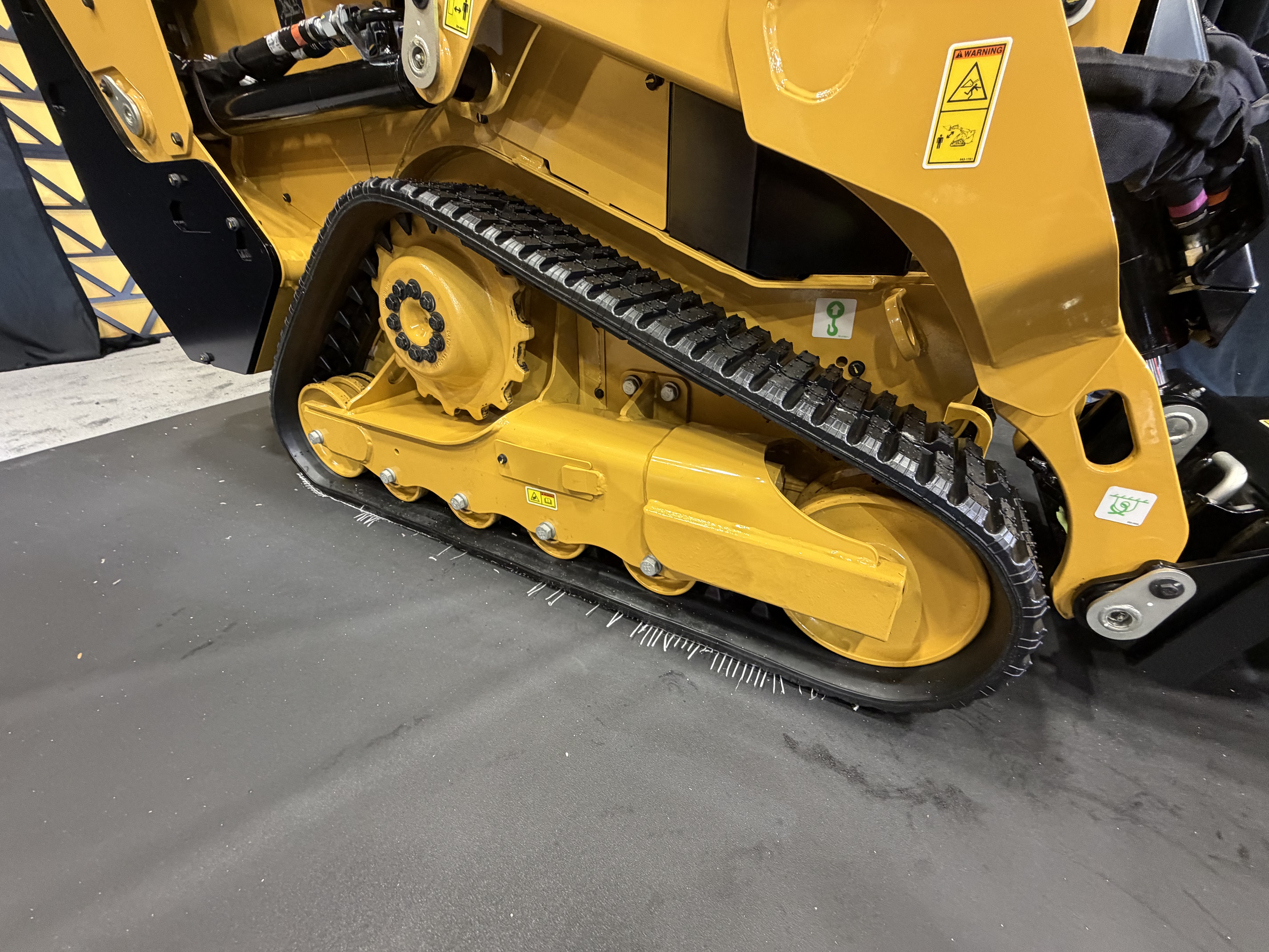 Caterpillar Debuts TUL100 Compact Utility Loader | Equipment World