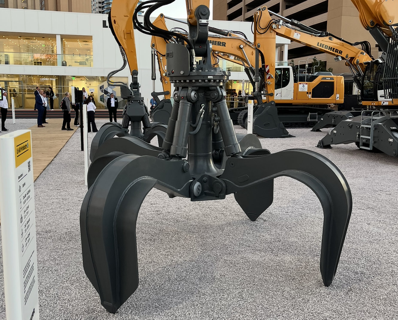 Liebherr unveils new electric material handler at ConExpo | Equipment World