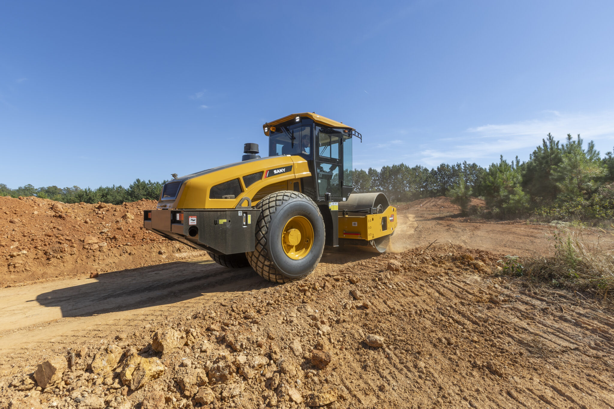 New Sany SSR212 Single-Drum Roller Gets Standard High Traction