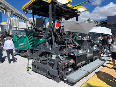 Rear of the Vögele Super 2000-5 X asphalt paver.