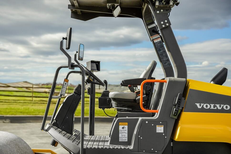 Volvo Launches New Lower-Cost 7-Metric-Ton SD70 Soil Compactor ...