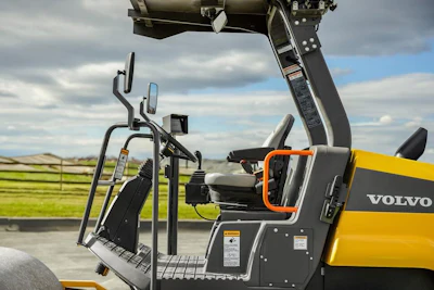 Volvo Sd70 Soil Compactor Operator Platform