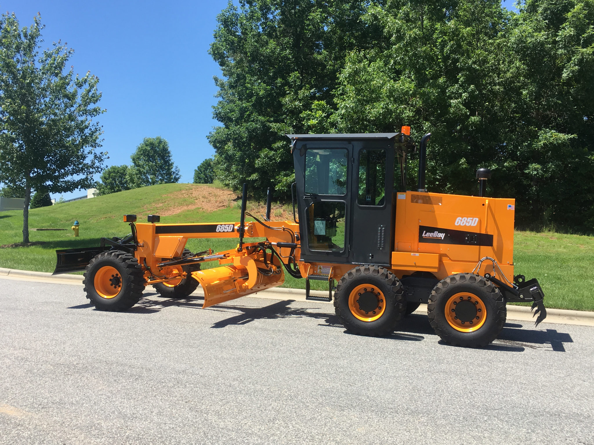 Motor Grader Buyer's Guide 2026 | Equipment World