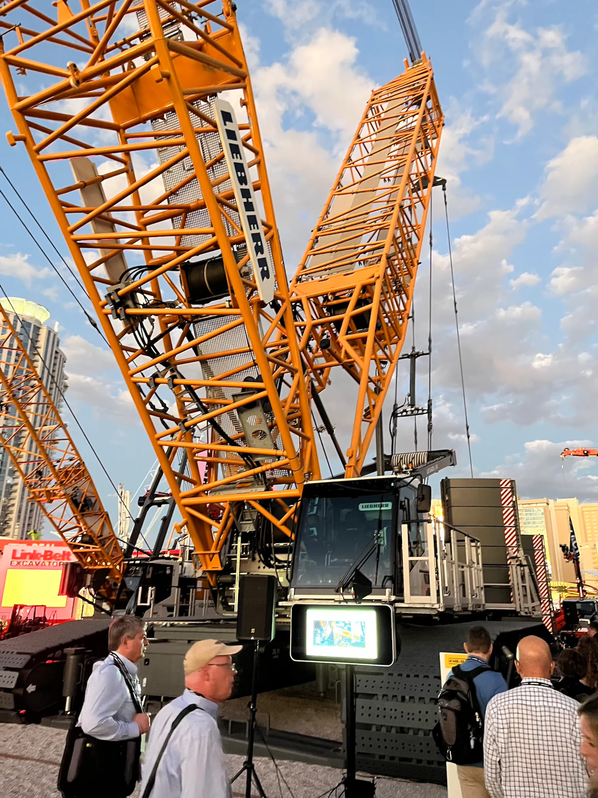 Liebherr debuts new LR 1400.1 SX crawler crane | Equipment World