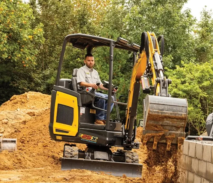 New Holland Reveals E25X, a 2.5-Ton Electric Mini Excavator for Jobsite Versatility