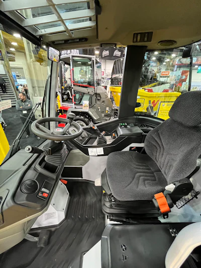 Cab on the Wacker Neuson WL1150