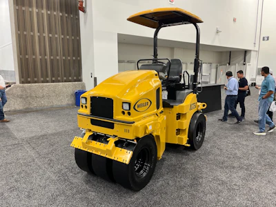 The Weiler CT5 is the fourth roller in Weiler's portfolio and its second pneumatic roller.