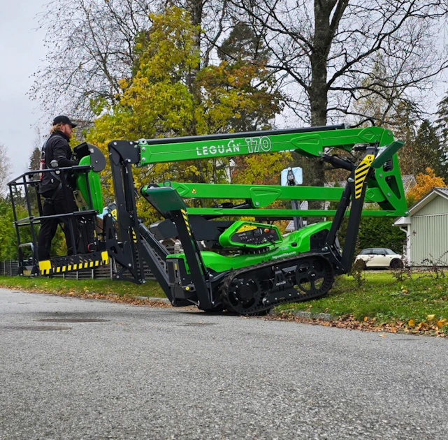 Leguan Lifts' Smallest All-Terrain Spider Lift Debuts: The Leguan 170