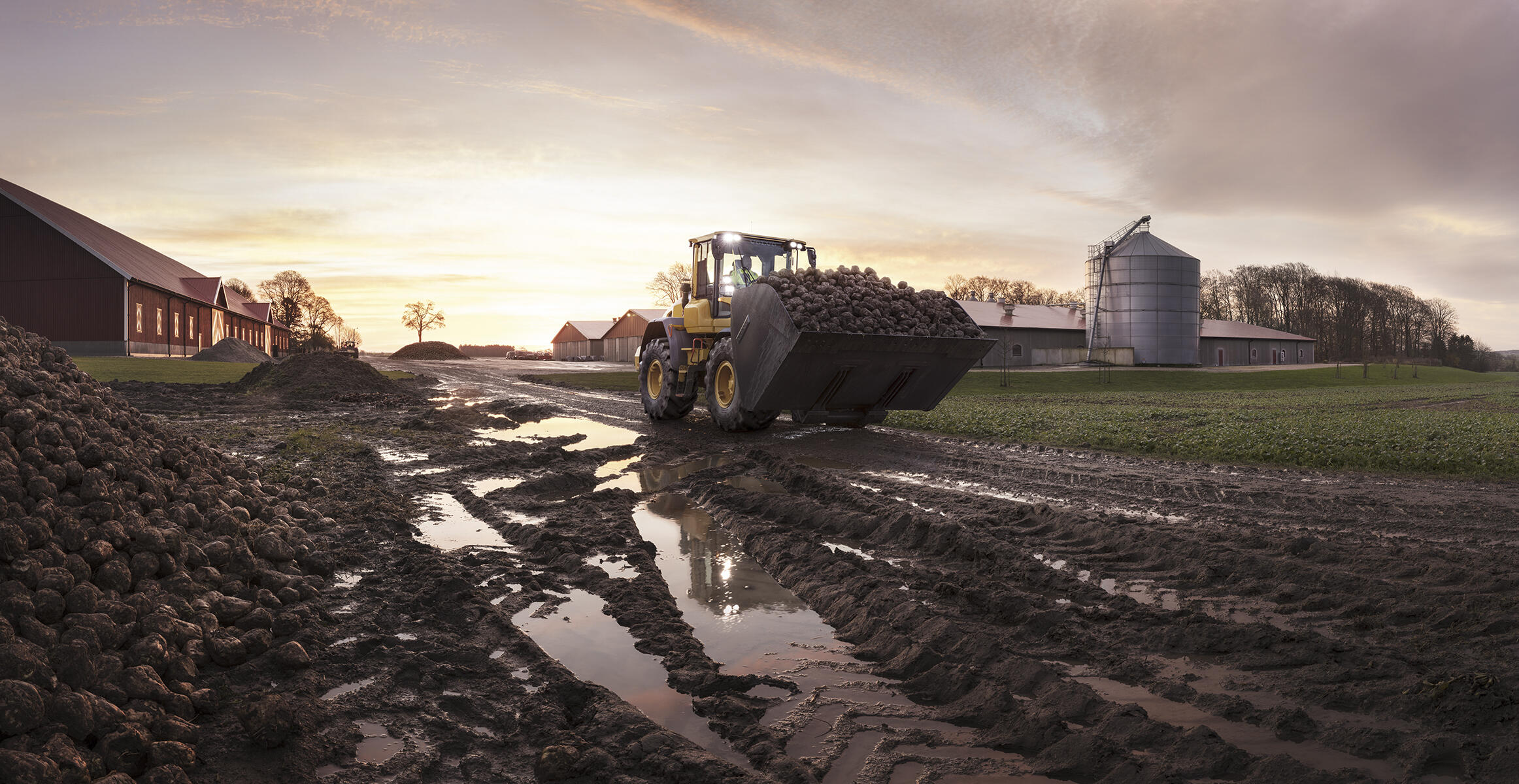 Volvo Adds Fuel Efficiency, Auto Quick Coupler, Bird’s Eye to Wheel Loaders