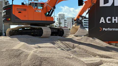 Develon Dx230 Excavator